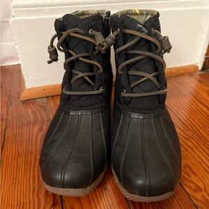 Sperry Duck Book in Size 7